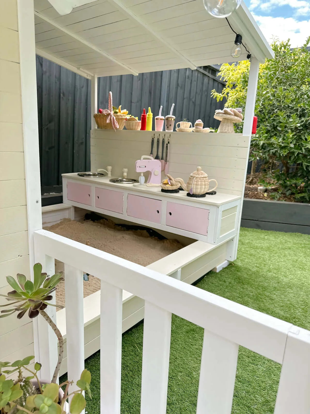 Little Lux Cubby with Kitchen