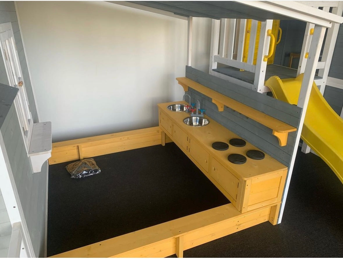 Little Lux Cubby with Kitchen
