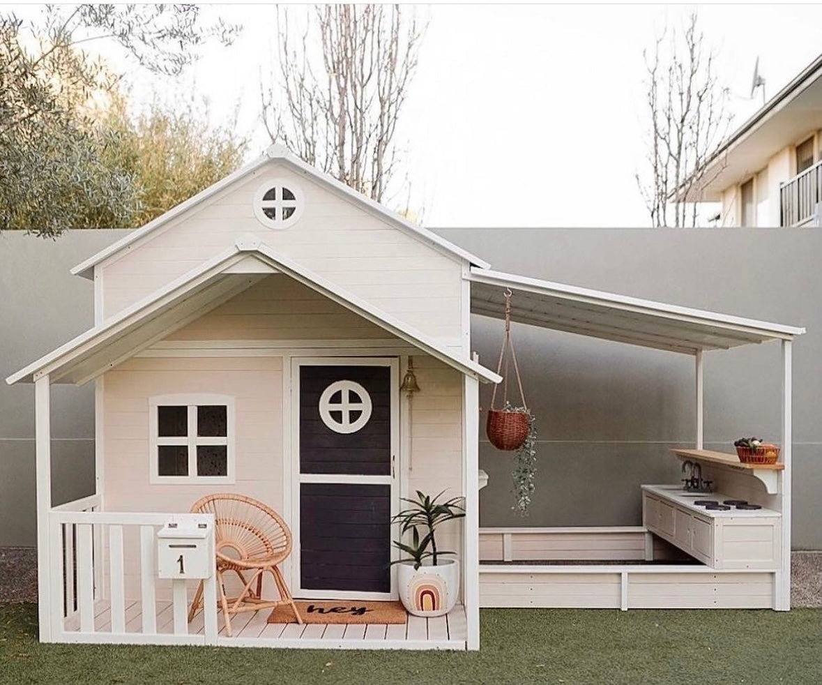 Little Lux Cubby with Kitchen