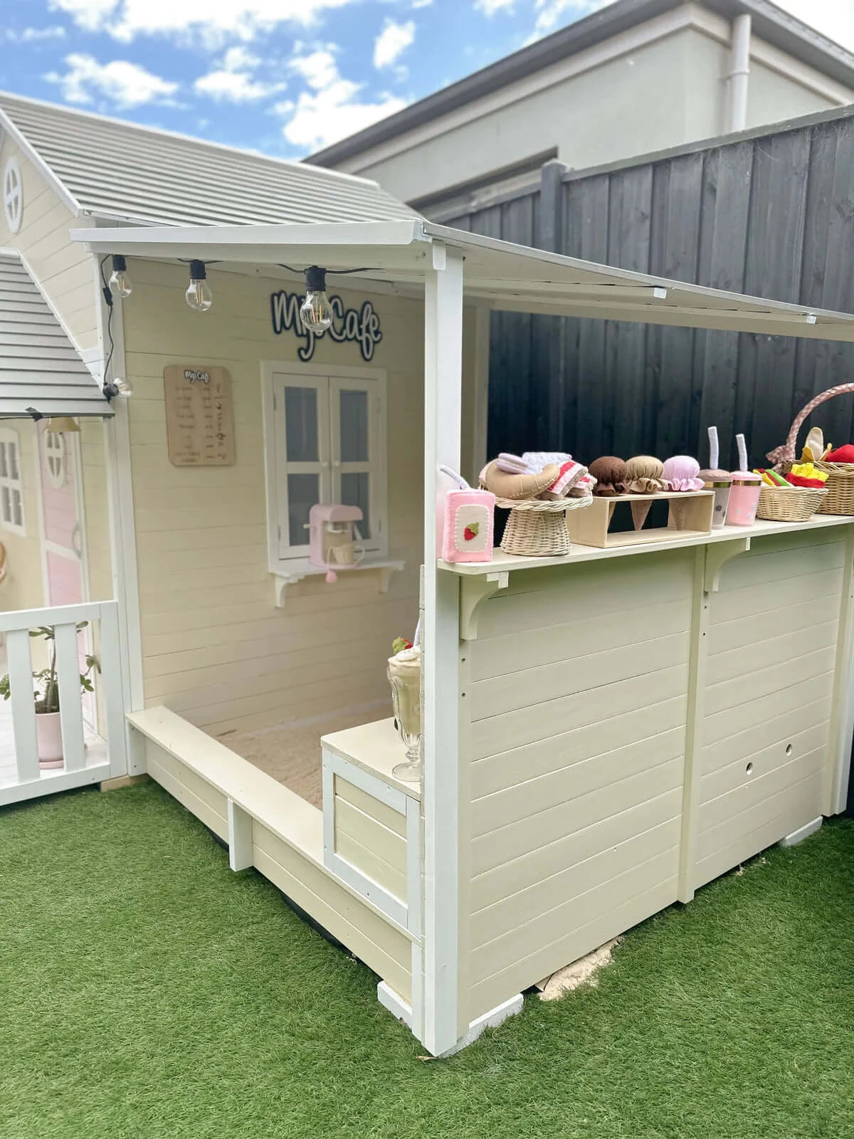 Little Lux Cubby with Kitchen